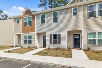 132 Buckhorn Ave in Holly Ridge, NC - Building Photo - Building Photo