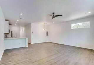 3275 Dallas St in Dallas, TX - Building Photo - Building Photo