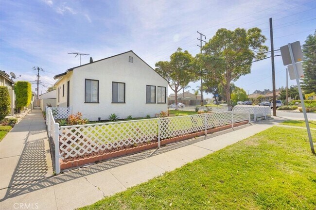 2200 Euclid Ave in Long Beach, CA - Building Photo - Building Photo