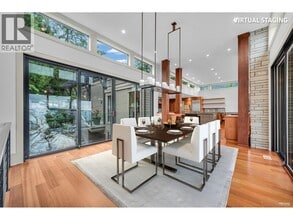 3570 Creery Ave in West Vancouver, BC - Building Photo - Building Photo