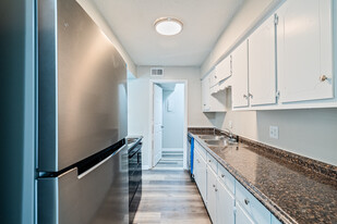 The Willows Apartments in Albany, GA - Building Photo
