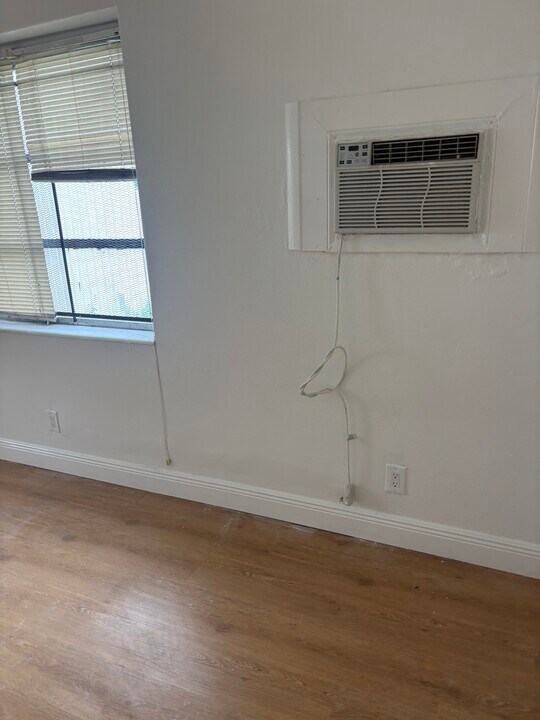 323 S 21st Ave, Unit A in Hollywood, FL - Building Photo