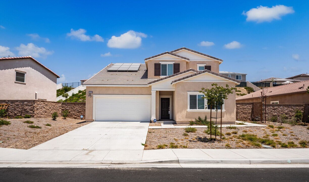 35286 Sorenstam Dr in Beaumont, CA - Building Photo
