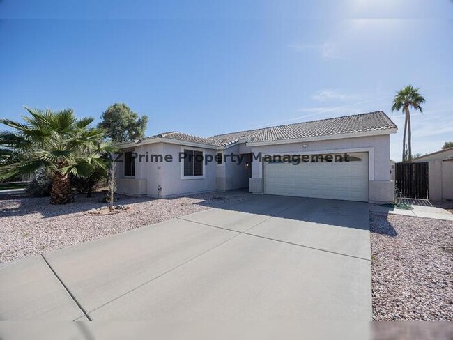 property at 123 W Elmwood Pl