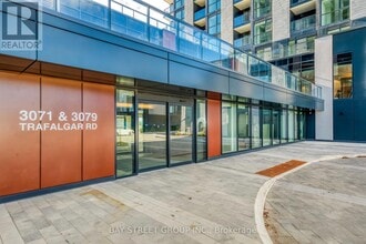 3071 Trafalgar Rd in Oakville, ON - Building Photo - Building Photo