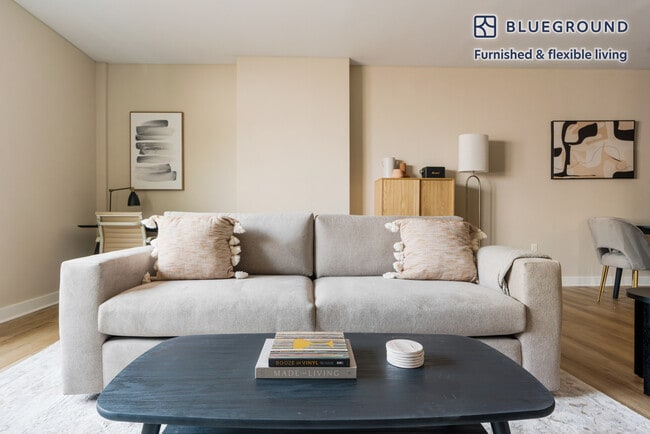 1825 7th St NW in Washington, DC - Foto de edificio - Building Photo