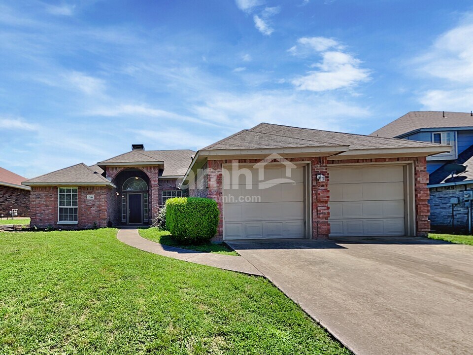 2144 Glenn Ln in Glenn Heights, TX - Building Photo