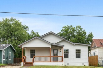 2035 Martin Luther King Dr in San Antonio, TX - Building Photo - Building Photo