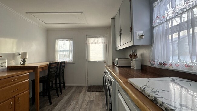 11 Cordiali Colony Ln in Wales, MA - Foto de edificio - Building Photo