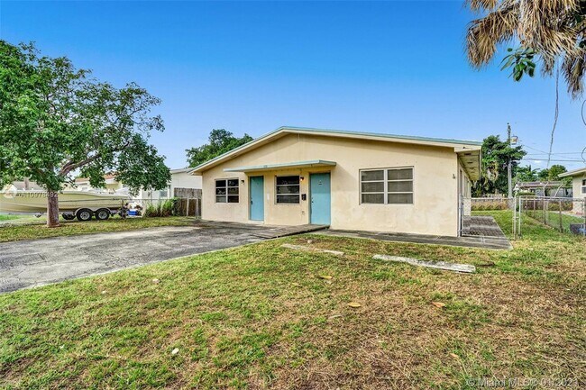 1091 SW 32nd Ct-Unit -E in Fort Lauderdale, FL - Building Photo - Building Photo