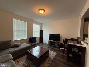 43 Princeton Hightstown Rd, Unit 1205 in West Windsor Township, NJ - Building Photo - Building Photo