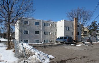 3230 Penn Ave N in Minneapolis, MN - Building Photo - Building Photo