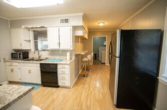 1102 Whitaker Cove in Memphis, TN - Building Photo - Building Photo