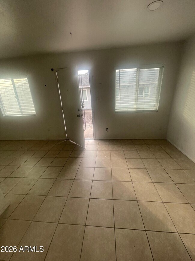 2240 W Southern Ave in Phoenix, AZ - Building Photo - Building Photo