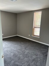 3342 Huntley Sq Dr in Temple Hills, MD - Building Photo - Building Photo