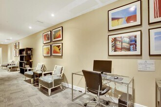 610 Clematis St, Unit 736 in West Palm Beach, FL - Building Photo - Building Photo