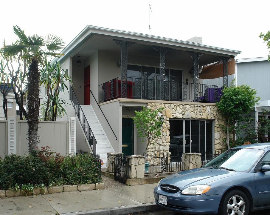 116 Pearl Ave in Newport Beach, CA - Foto de edificio