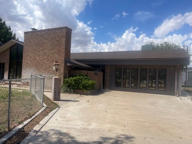 220 W Hillmont Rd in Odessa, TX - Building Photo - Building Photo