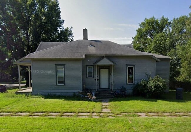 property at 325 2nd St NW