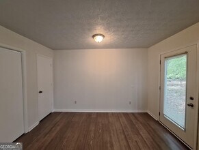 6562 Carriage Ln in Union City, GA - Building Photo - Building Photo