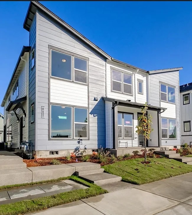 property at 8457 SE Kinnaman St