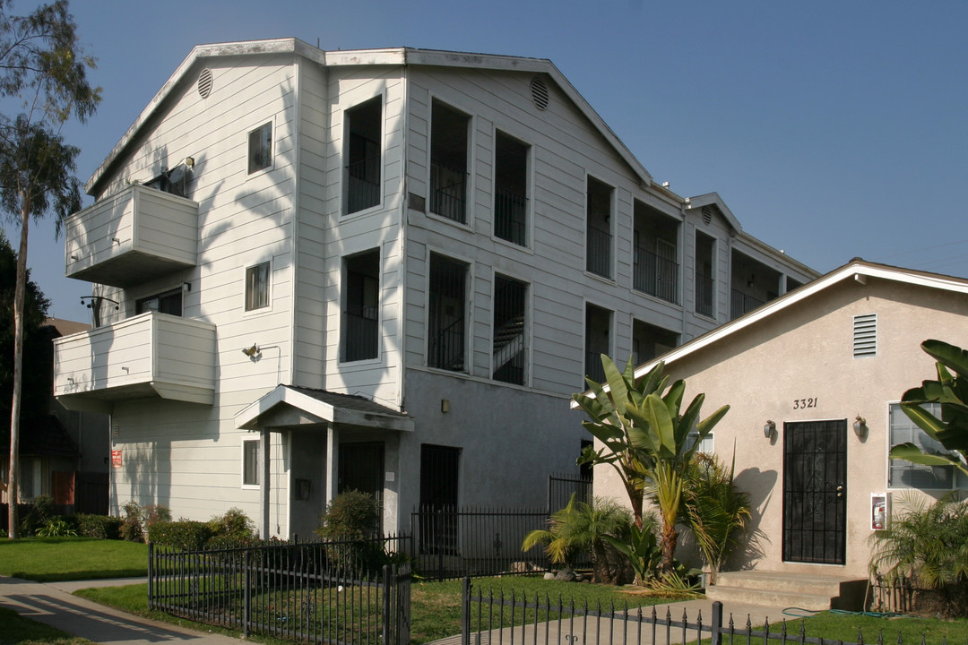 3315 E 15th St in Long Beach, CA - Building Photo