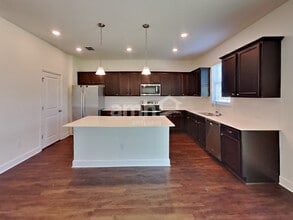 33923 Night Lily Dr in Zephyrhills, FL - Building Photo - Building Photo