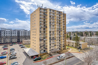 Coventry Place in Calgary, AB - Building Photo - Building Photo