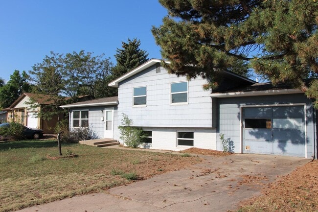 property at 1001 Hillcrest Dr