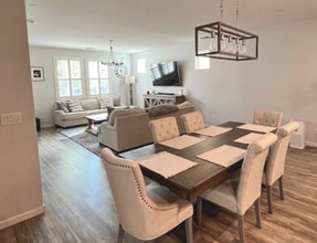 5483 Westhampton Way in Sacramento, CA - Building Photo - Building Photo