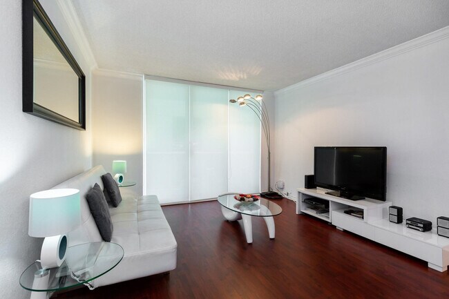 3901 S Ocean Dr in Hollywood, FL - Building Photo - Building Photo