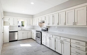 3945 W Park Pl in Oklahoma City, OK - Building Photo - Building Photo
