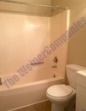 3202 Saratoga Dr in Champaign, IL - Building Photo - Building Photo