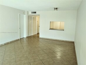 16701 NE 14th Ave, Unit 206 in Miami, FL - Building Photo - Building Photo