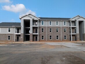 Peaks of Dahlonega in Dahlonega, GA - Foto de edificio - Building Photo