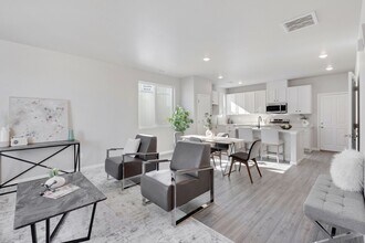 1440 Coral Pl in Longmont, CO - Building Photo - Building Photo