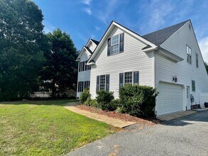 12449 Petersburg St in Chester, VA - Building Photo - Building Photo