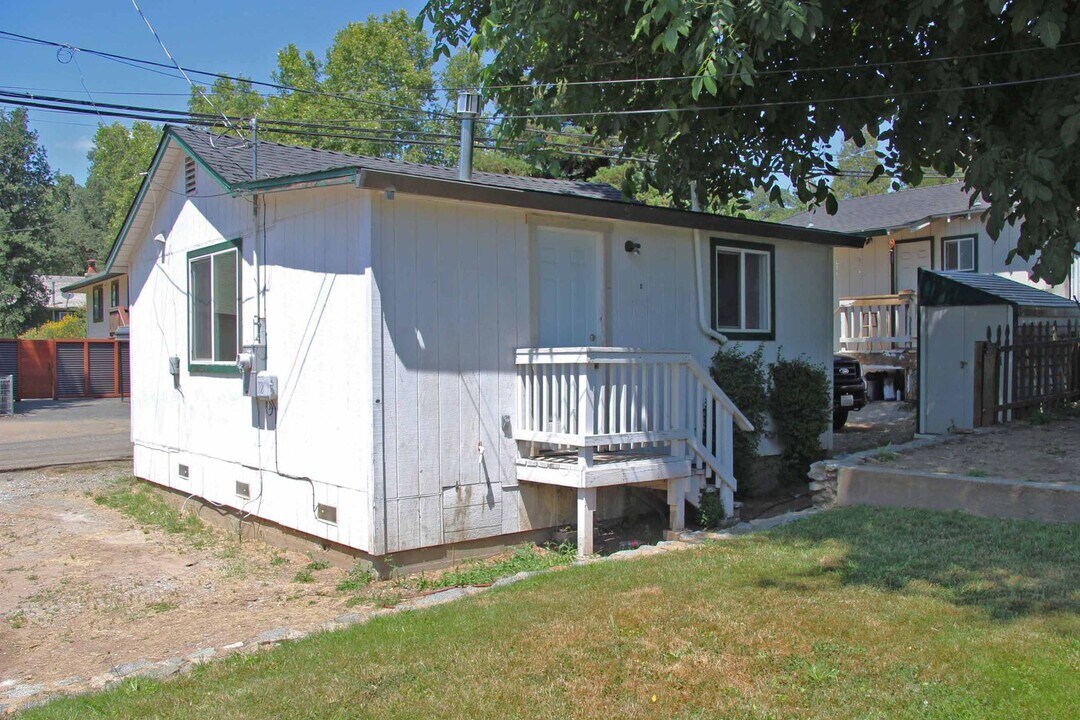 18493 Rosier Ave in Tuolumne, CA - Building Photo