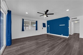 842 Westminster Ave in Las Vegas, NV - Building Photo - Building Photo