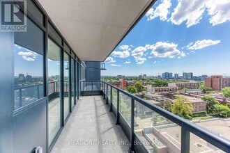 159 Wellesley St E in Toronto, ON - Building Photo - Building Photo