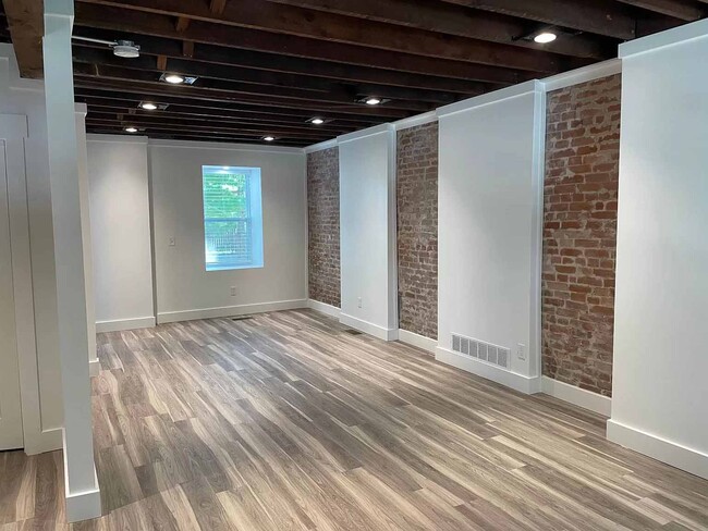 1109-1115 W 41st Ter in Kansas City, MO - Building Photo - Interior Photo