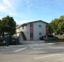 552 NE 61st St Apartments