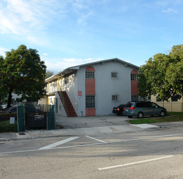 552 NE 61st St in Miami, FL - Building Photo