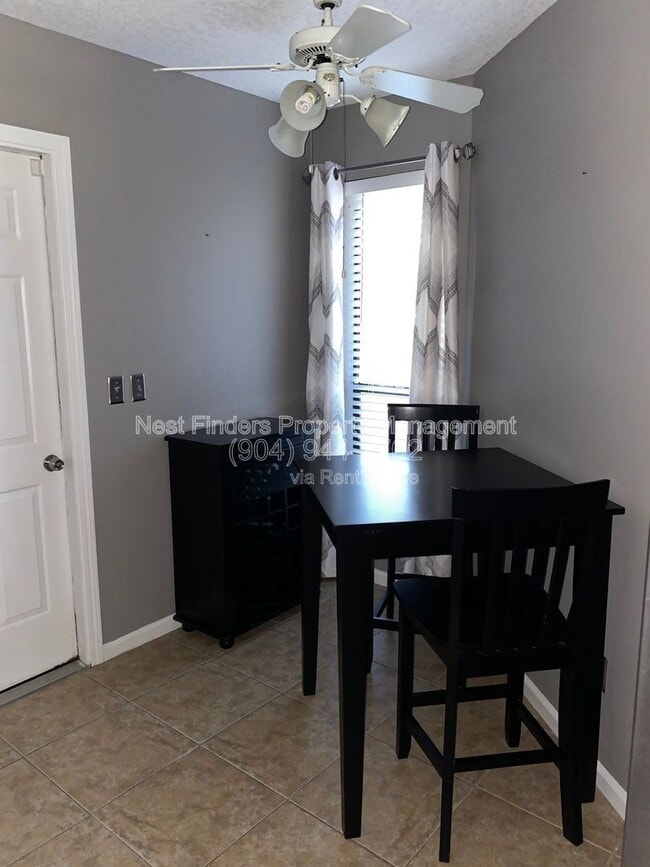 7623 Baymeadows Cir W in Jacksonville, FL - Building Photo - Building Photo