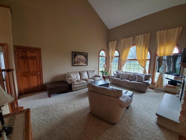 W150N7229 Paseo Ln in Menomonee Falls, WI - Building Photo - Building Photo