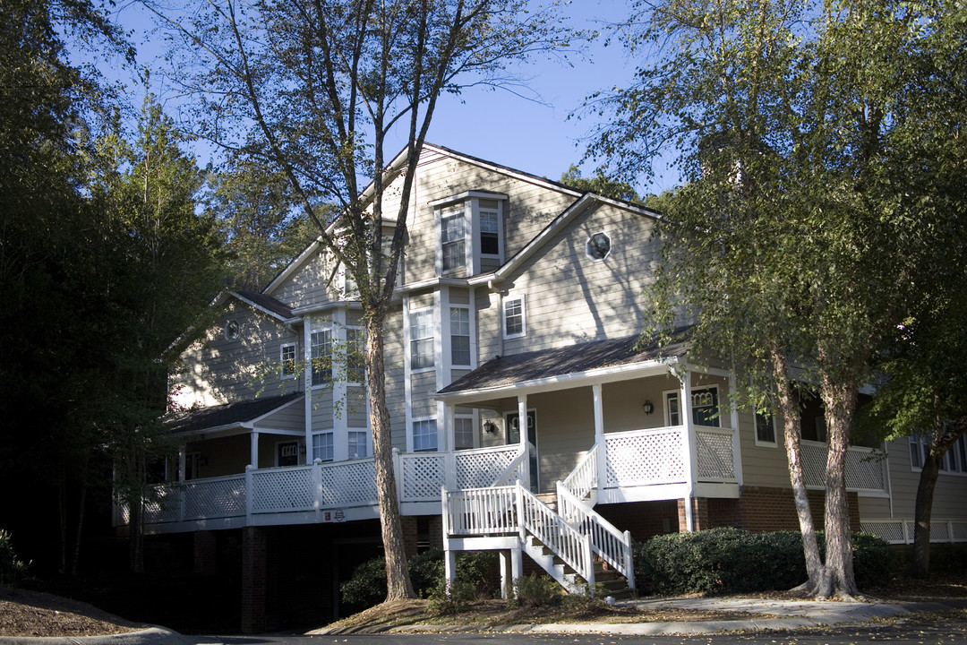 Kinstone Columns Drive in Marietta, GA - Building Photo