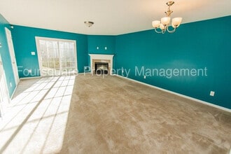 Room in Townhome on Ivy Wood Ln in Durham, NC - Foto de edificio - Building Photo