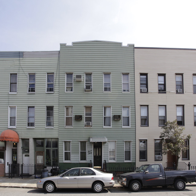 730 Lorimer St in Brooklyn, NY - Foto de edificio - Building Photo