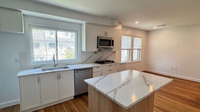 11 Thurston St in Boston, MA - Building Photo - Building Photo