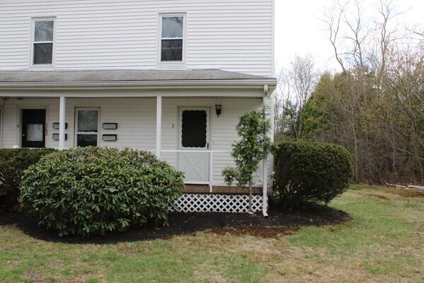 102 Central St, Unit 3 in Rockland, MA - Building Photo - Building Photo